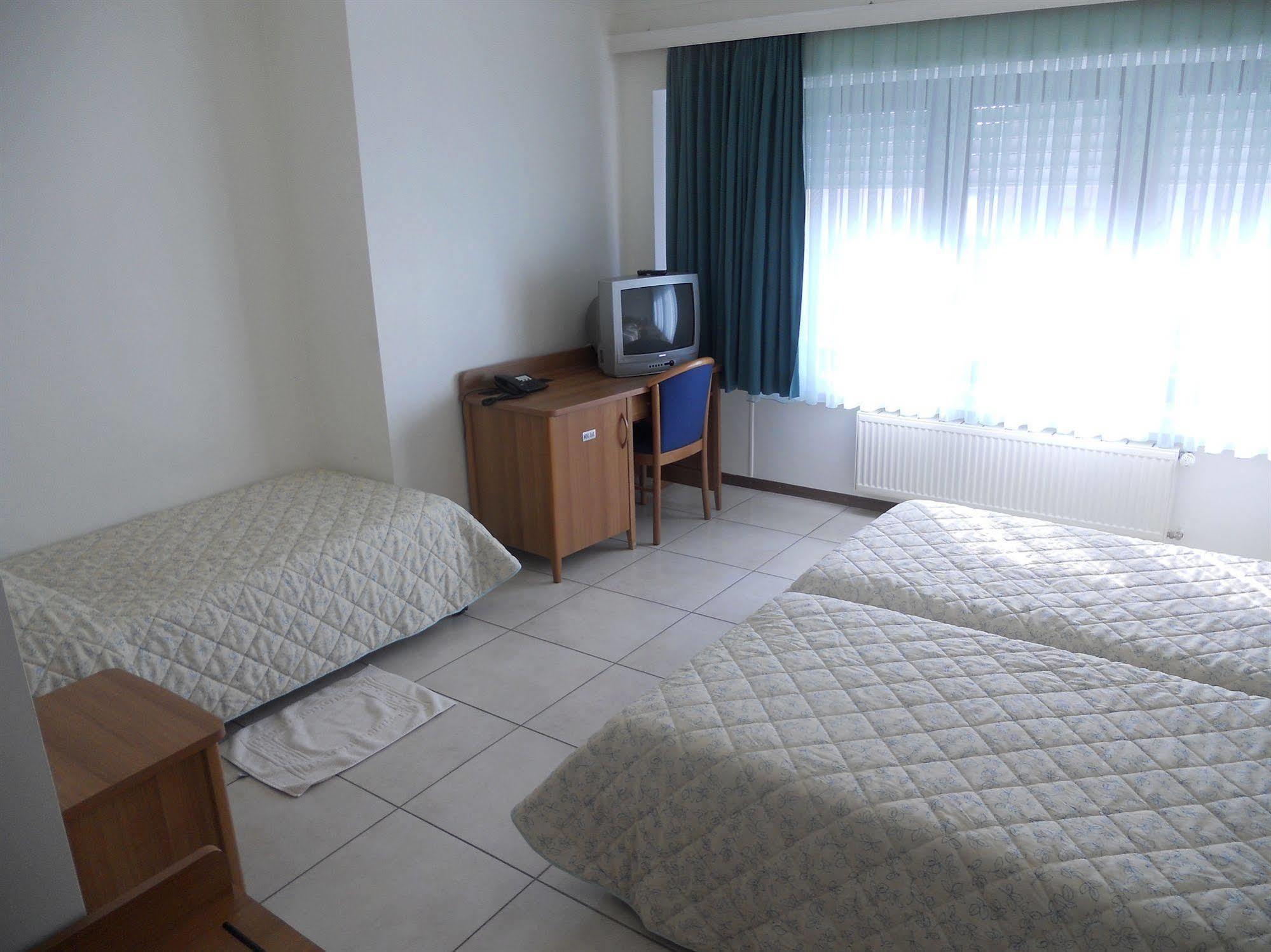 Hotel Carpini Bascharage Kültér fotó