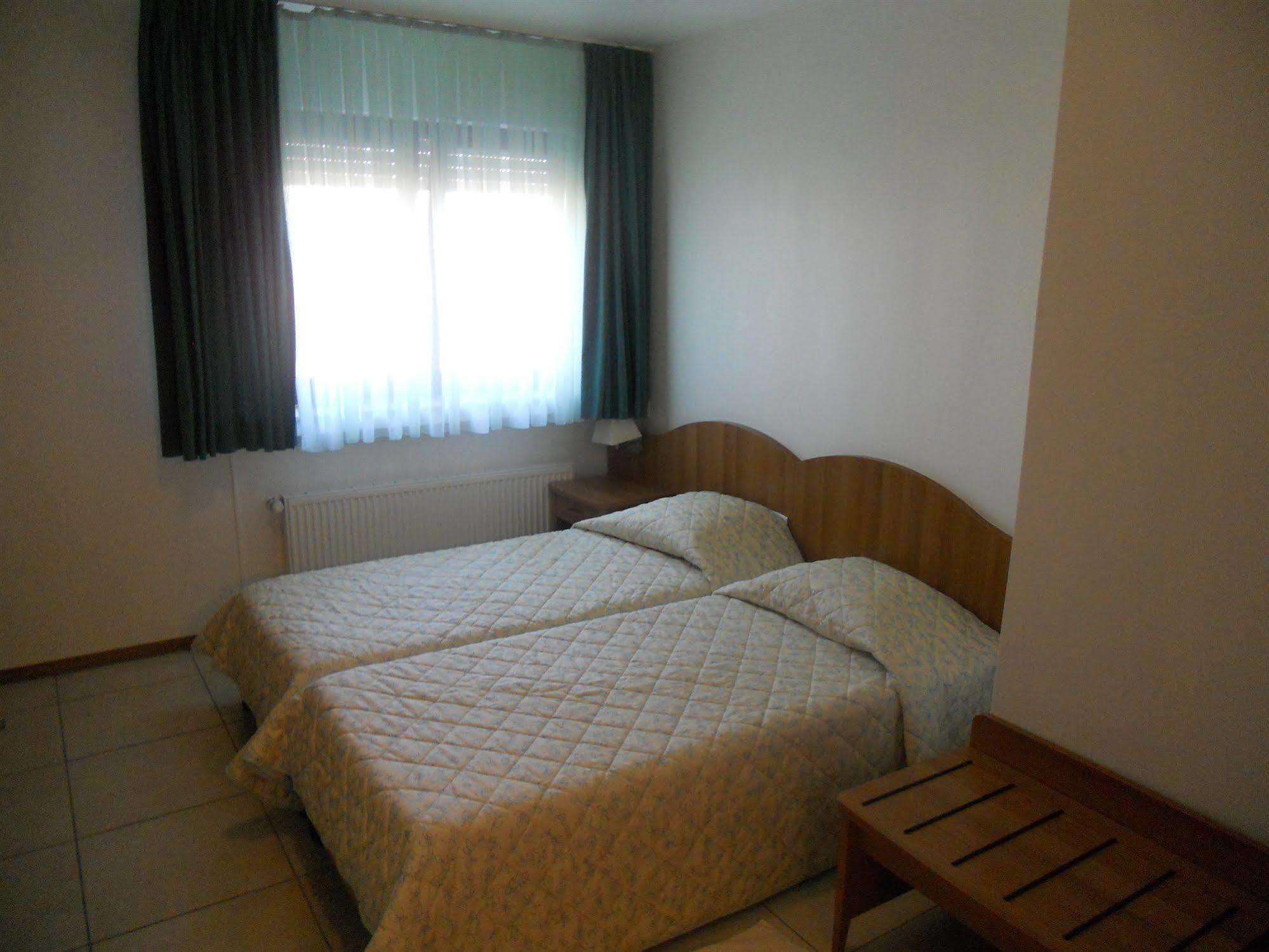 Hotel Carpini Bascharage Kültér fotó